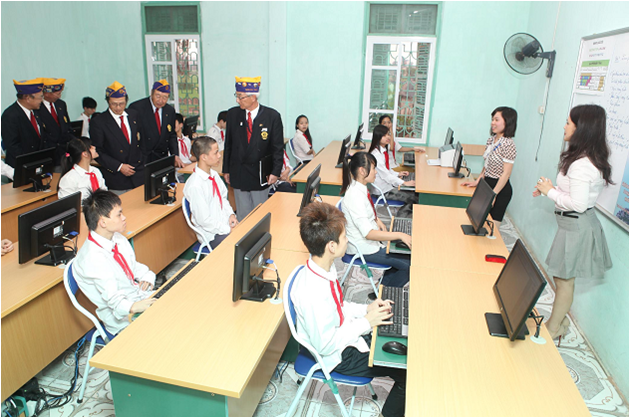 SUPPORT LION CLUB’S PROJECT TO GIVE CHILDREN WITH DISABILITIES COMPUTERS AS GIFTS